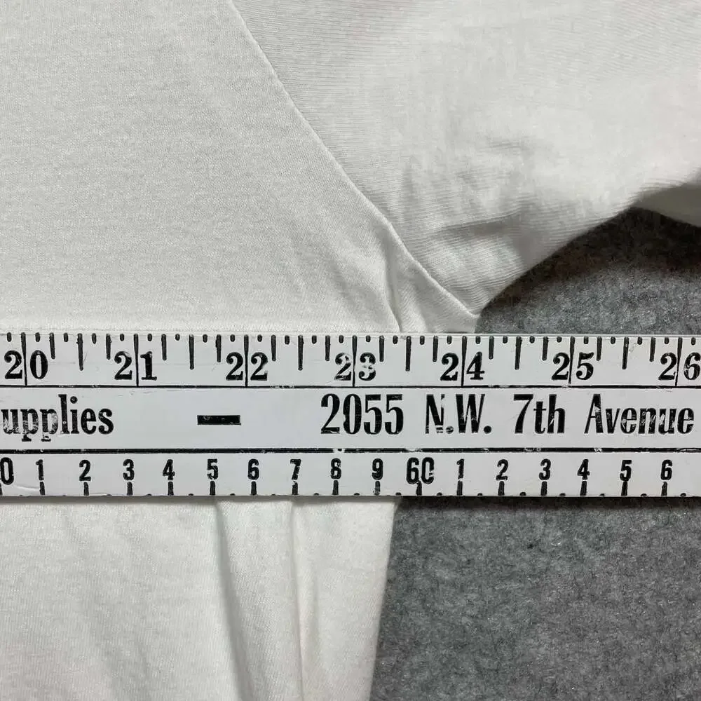 Nike Men's XL T-Shirt in White With Logo Graphic